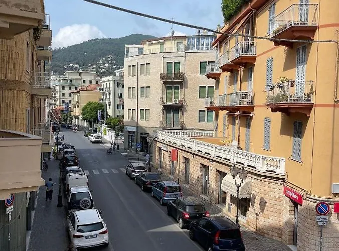 招待所 Gialla Ridi Che Ti Passa 4*