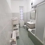 Gialla Ridi Che Ti Passa Pensión 4*