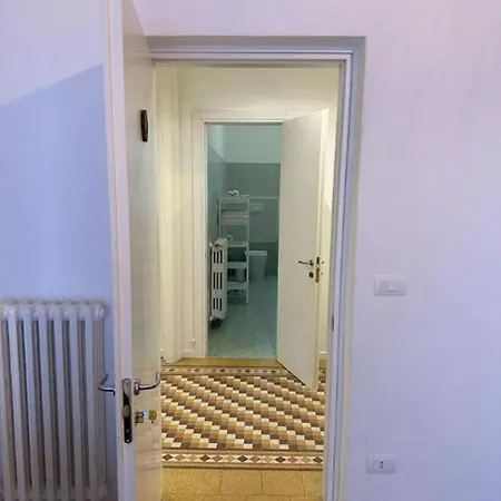Gialla Ridi Che Ti Passa Casa de hóspedes *