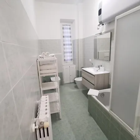 Gialla Ridi Che Ti Passa Casa de hóspedes *