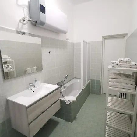 Casa de hóspedes Gialla Ridi Che Ti Passa
