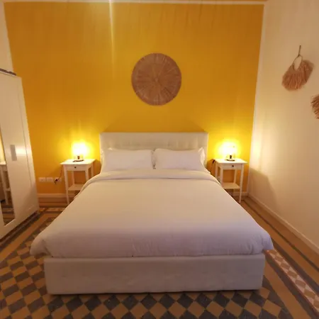 Casa de hóspedes Gialla Ridi Che Ti Passa Alassio