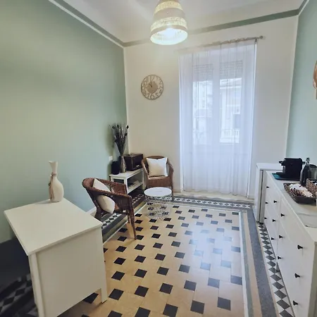 Gialla Ridi Che Ti Passa Casa de hóspedes *