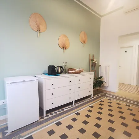 Gialla Ridi Che Ti Passa 4* Alassio