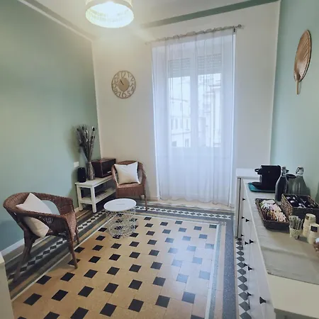 Casa de hóspedes Gialla Ridi Che Ti Passa